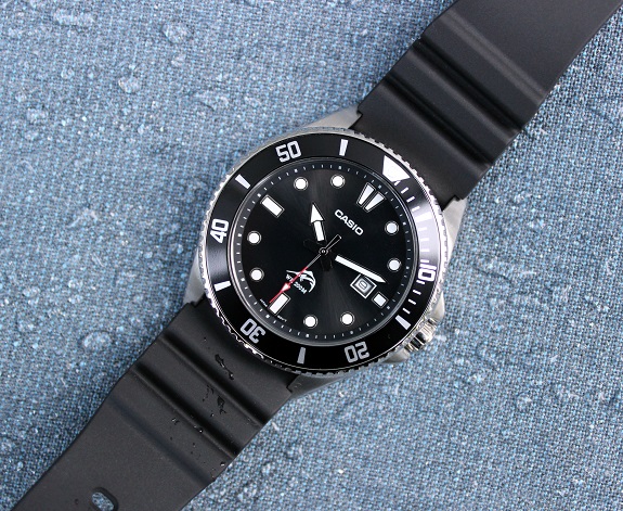 In Review: The Casio Diver MDV106 Men's 200m Dive Watch | Dappered.com