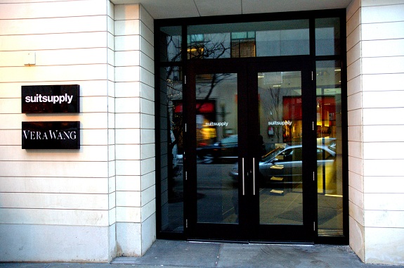 suit supply chicago entrance